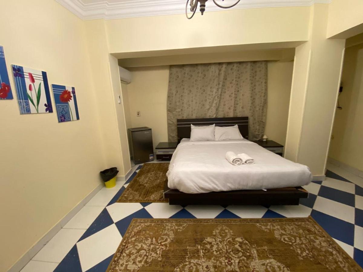 Pyramita Hotel Ghatati Extérieur photo