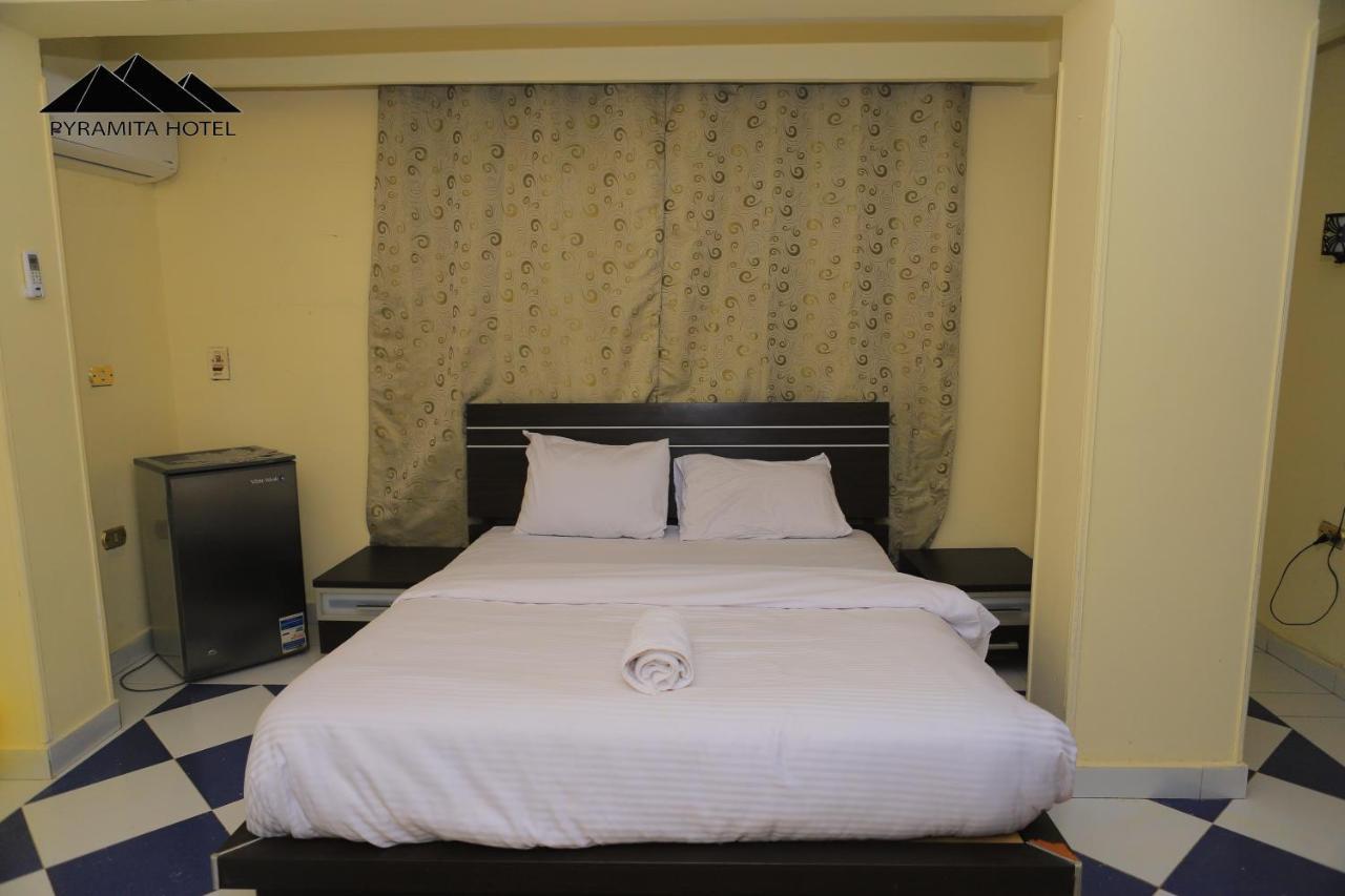 Pyramita Hotel Ghatati Extérieur photo