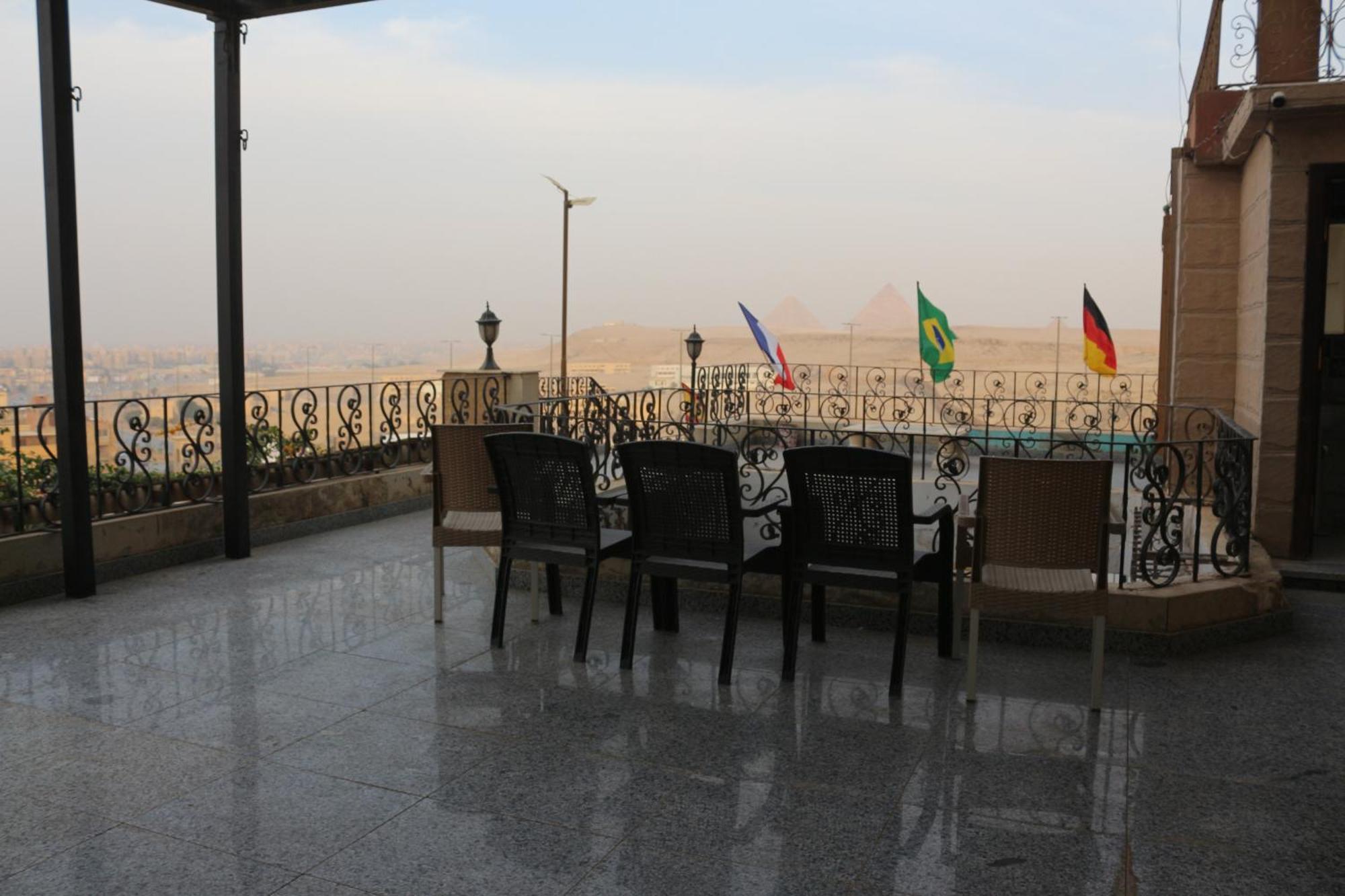 Pyramita Hotel Ghatati Extérieur photo