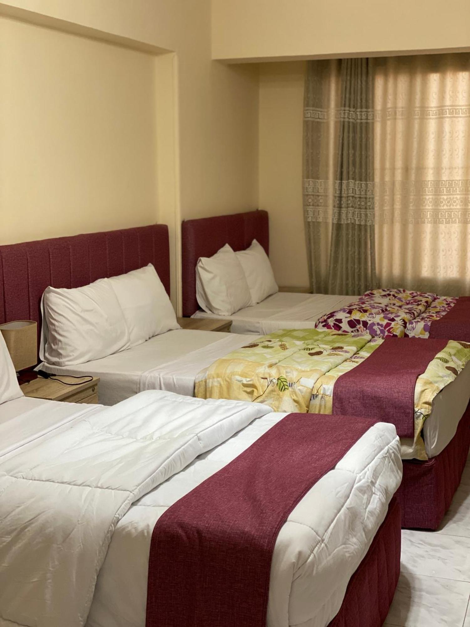 Pyramita Hotel Ghatati Extérieur photo