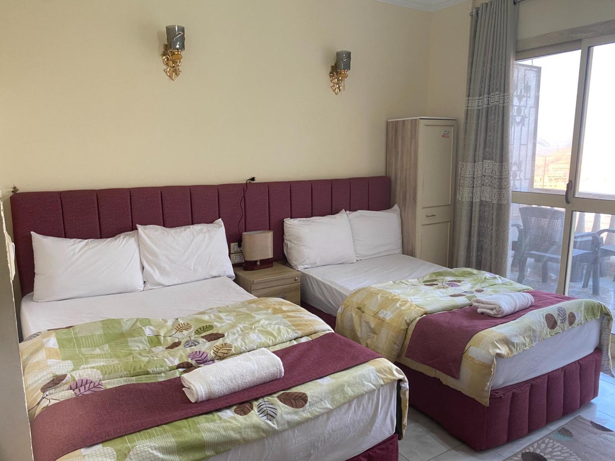 Pyramita Hotel Ghatati Extérieur photo