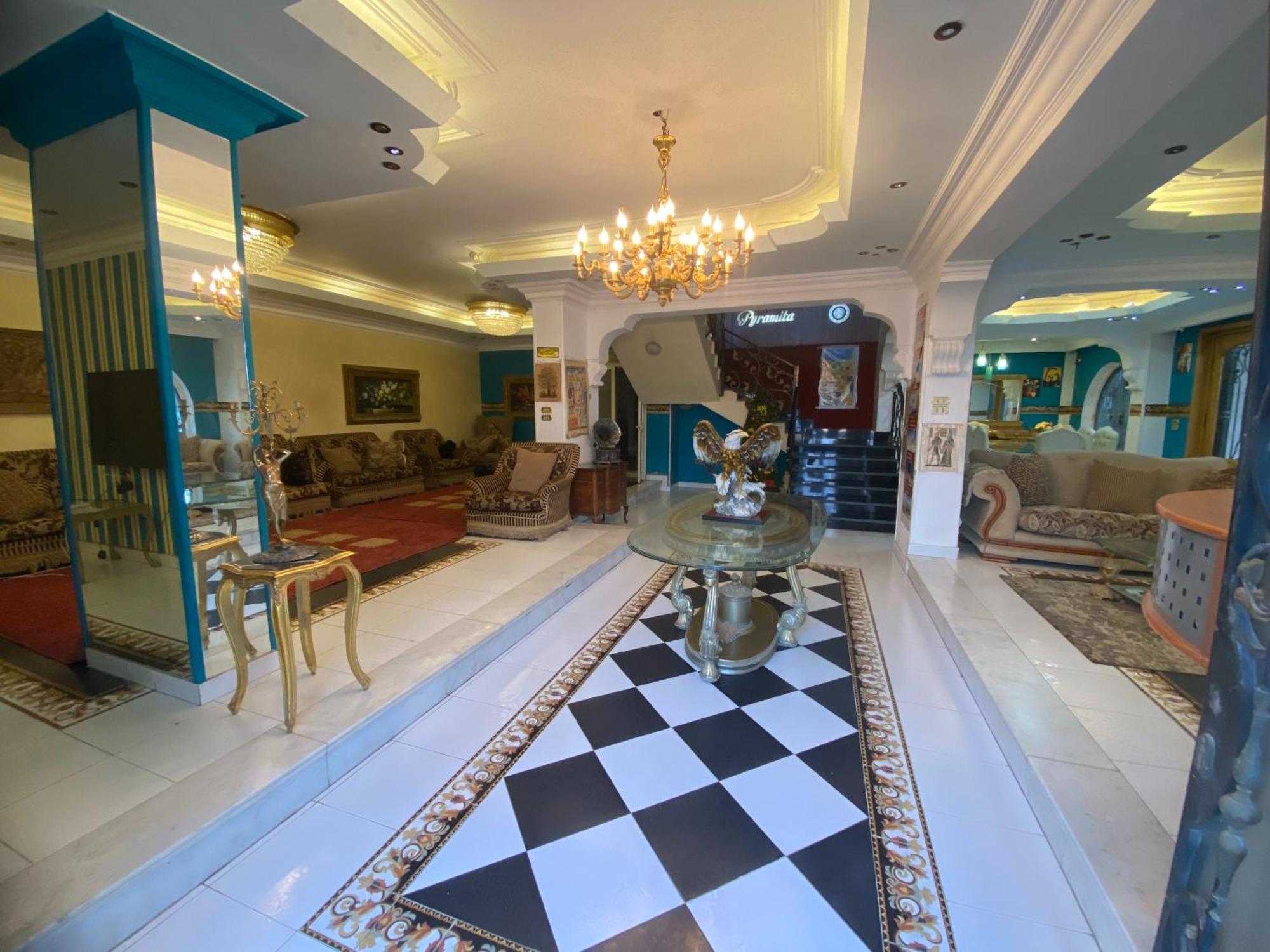 Pyramita Hotel Ghatati Extérieur photo